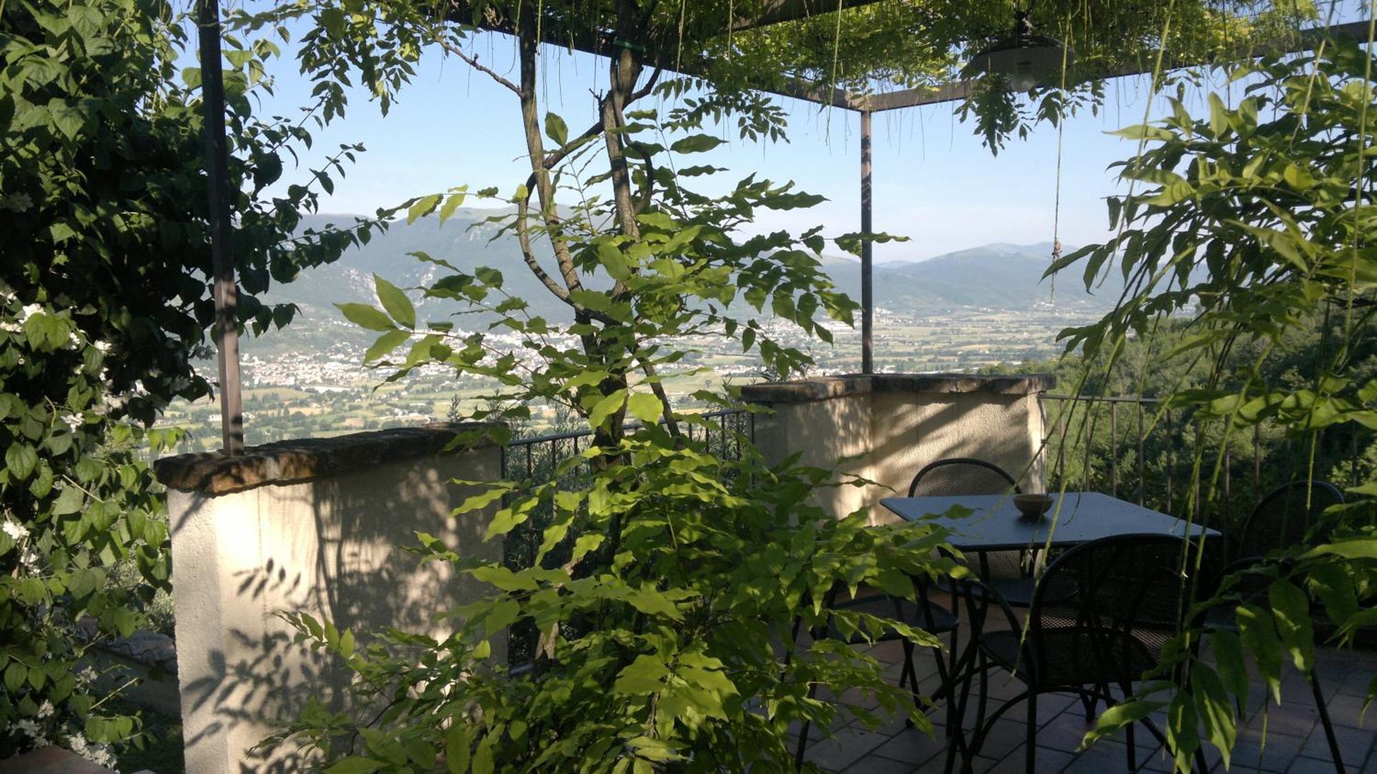 Casale Degli Ulivi Villa Gualdo Tadino Bagian luar foto