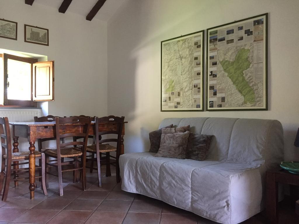 Casale Degli Ulivi Villa Gualdo Tadino Bagian luar foto
