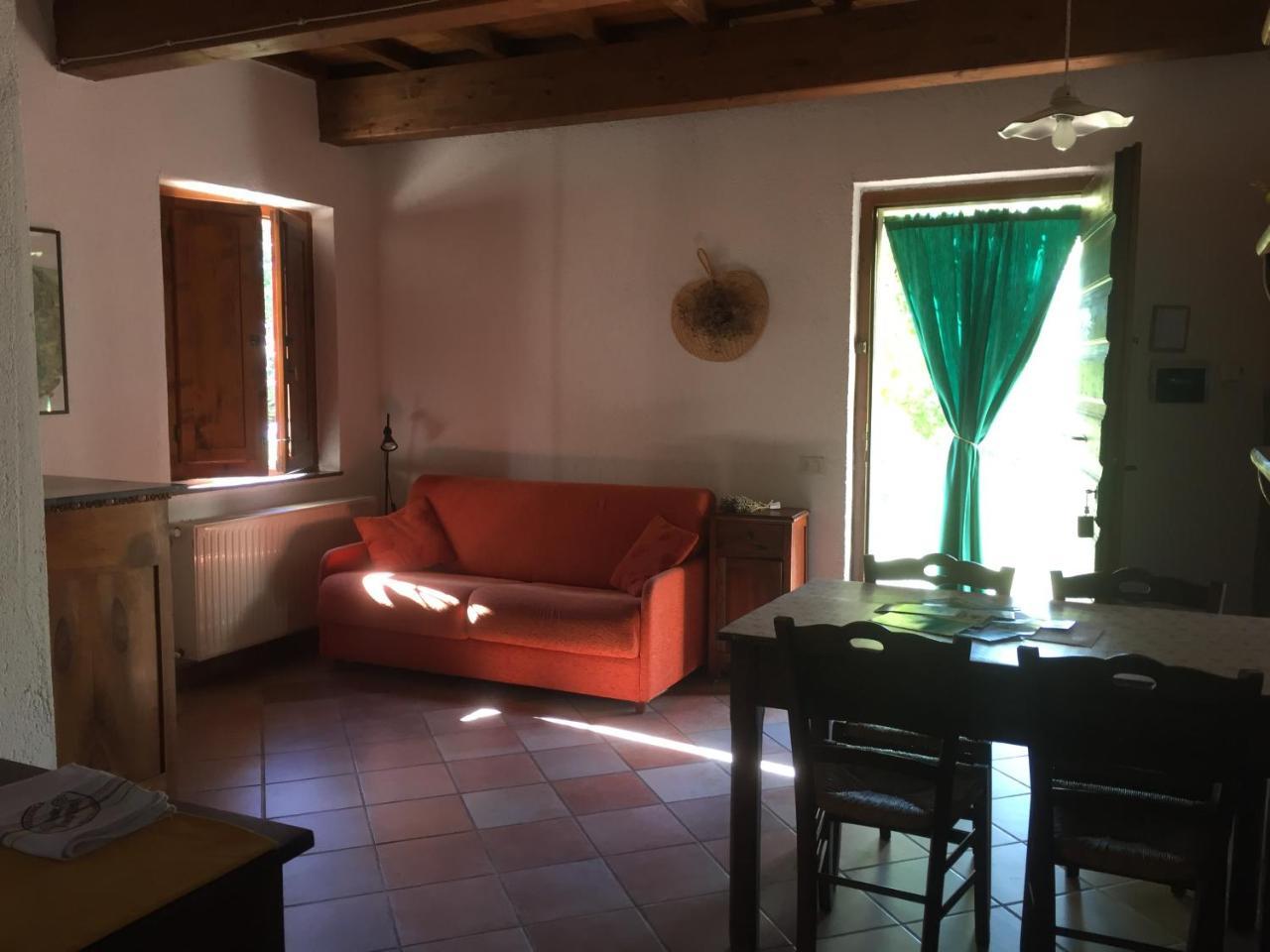 Casale Degli Ulivi Villa Gualdo Tadino Bagian luar foto